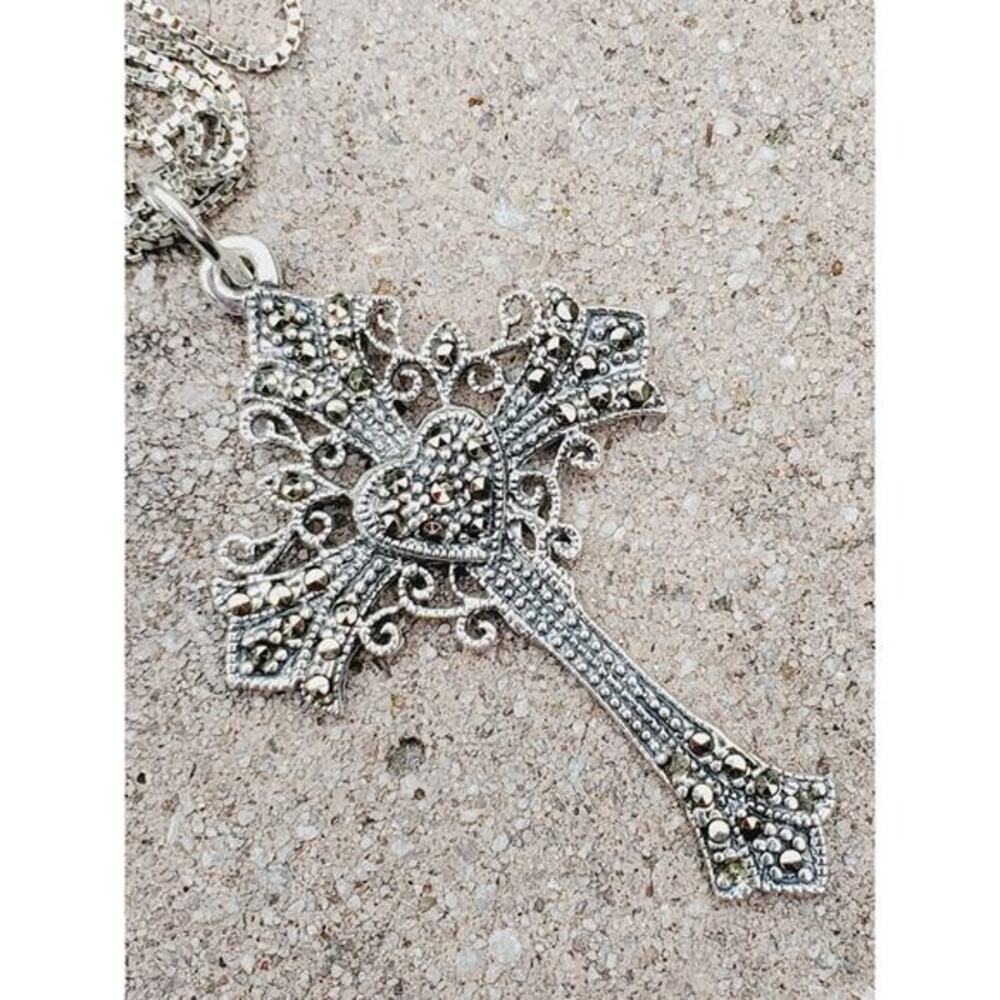 Marquisette Crucifix Jesus Heart Cross Chain Necklace in Sterling Silver 18in